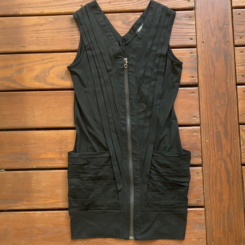 Unique black zip-up tunic